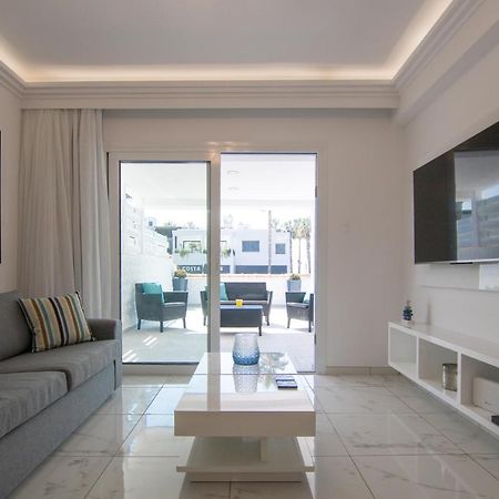 Phaedrus Living: Luxury Flat Semeli Apartment Пафос Екстериор снимка