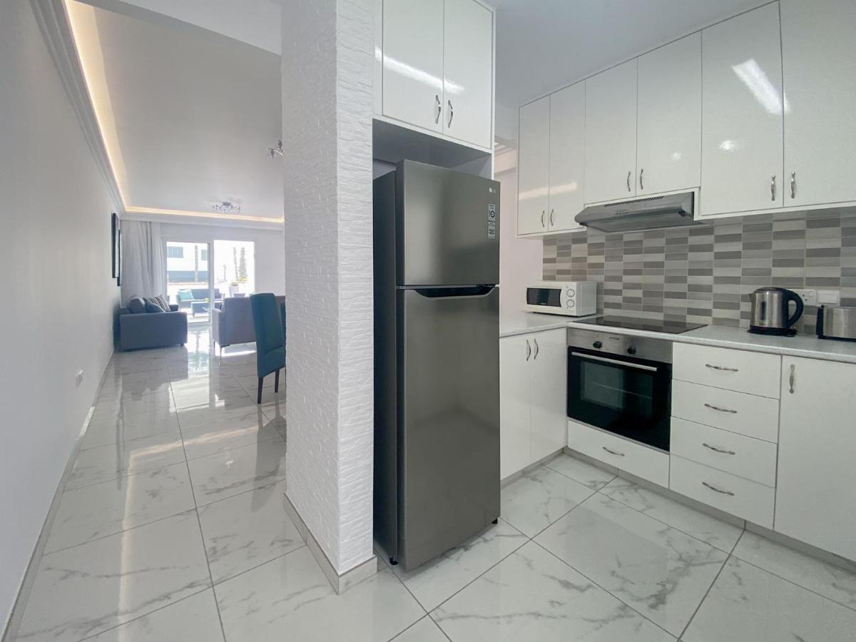 Phaedrus Living: Luxury Flat Semeli Apartment Пафос Екстериор снимка