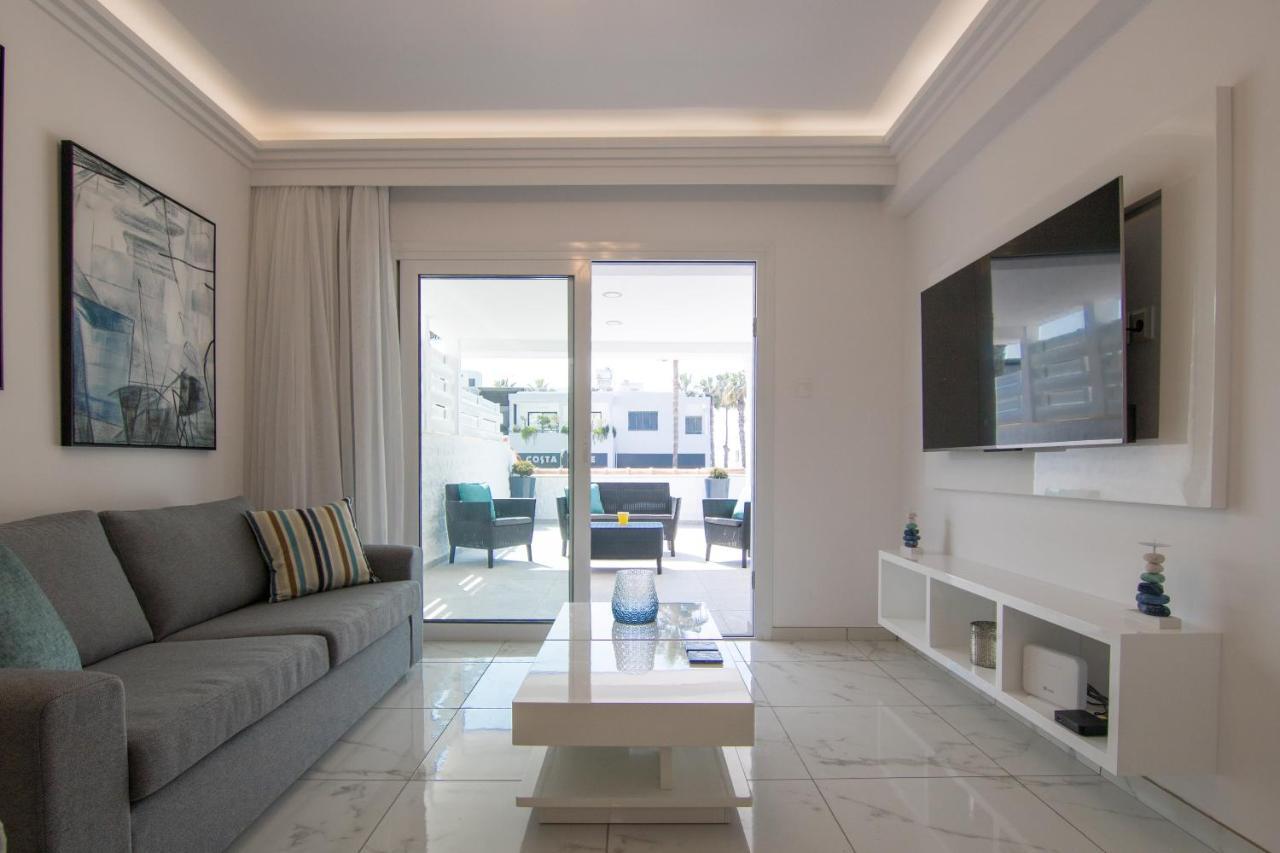 Phaedrus Living: Luxury Flat Semeli Apartment Пафос Екстериор снимка