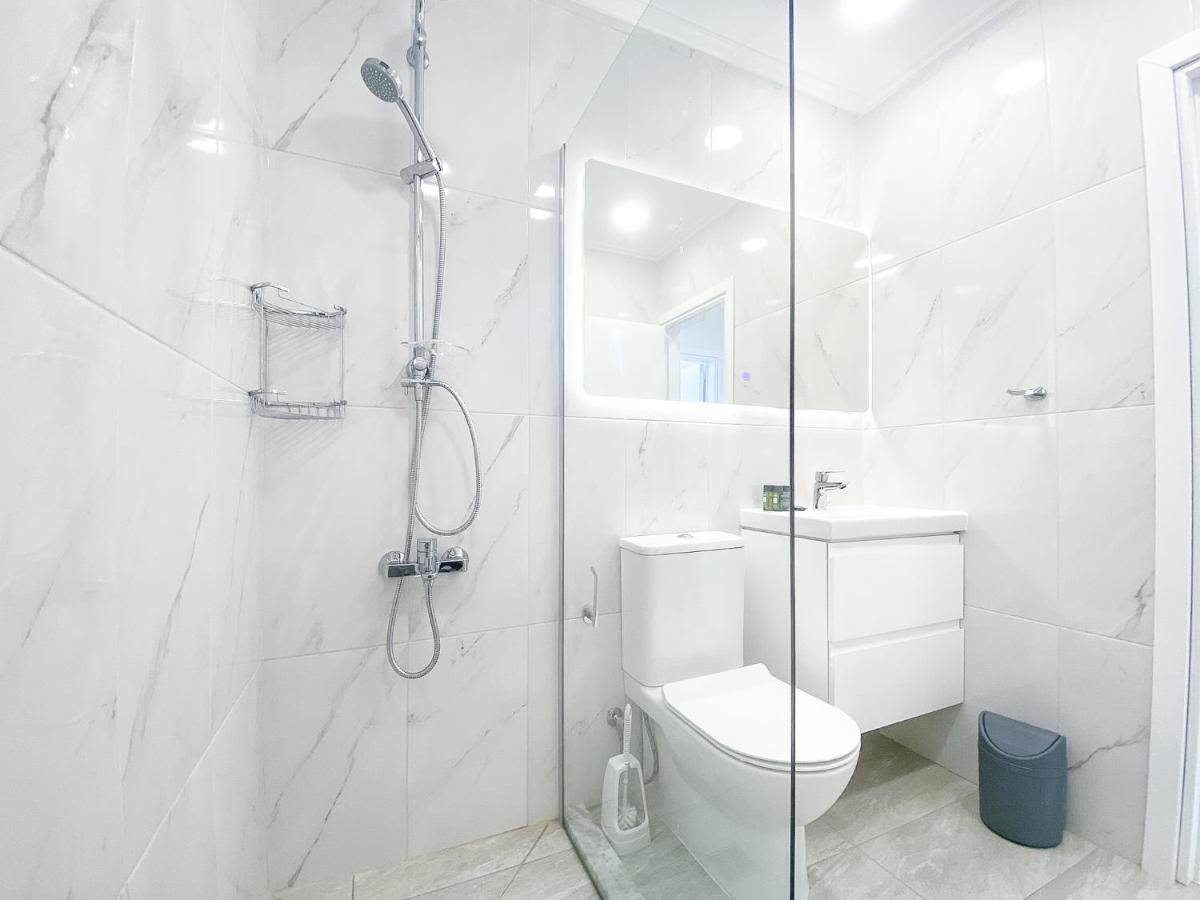 Phaedrus Living: Luxury Flat Semeli Apartment Пафос Екстериор снимка